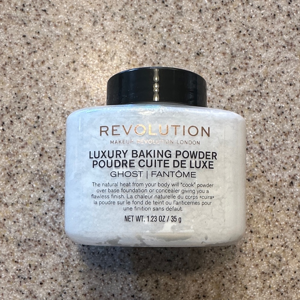 Revolution Ghost Luxury Baking Powder